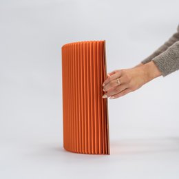 Sgabello in carta a fisarmonica - arancione