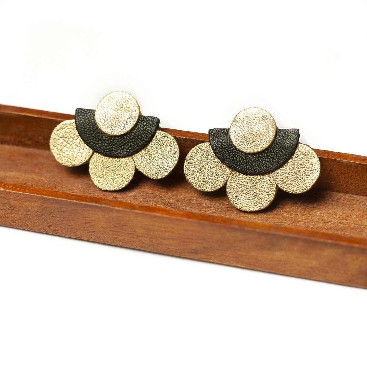 Pendientes grandes Flor - cuero dorado y negro
