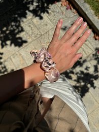 Scrunchie - Rosé Chiffon Blumen - Recycelt
