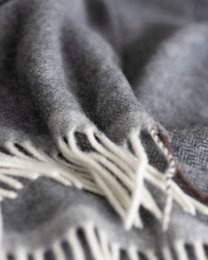 Merino/Cashmere Throwd Deken Milan Grigio Orlo