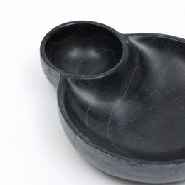 Sort natursten to rum serveringsskål