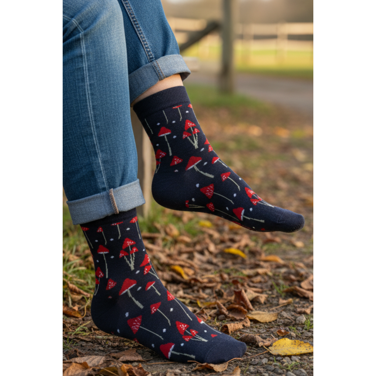 Chaussettes AGARIC en laine mérinos bleu foncé aux champignons