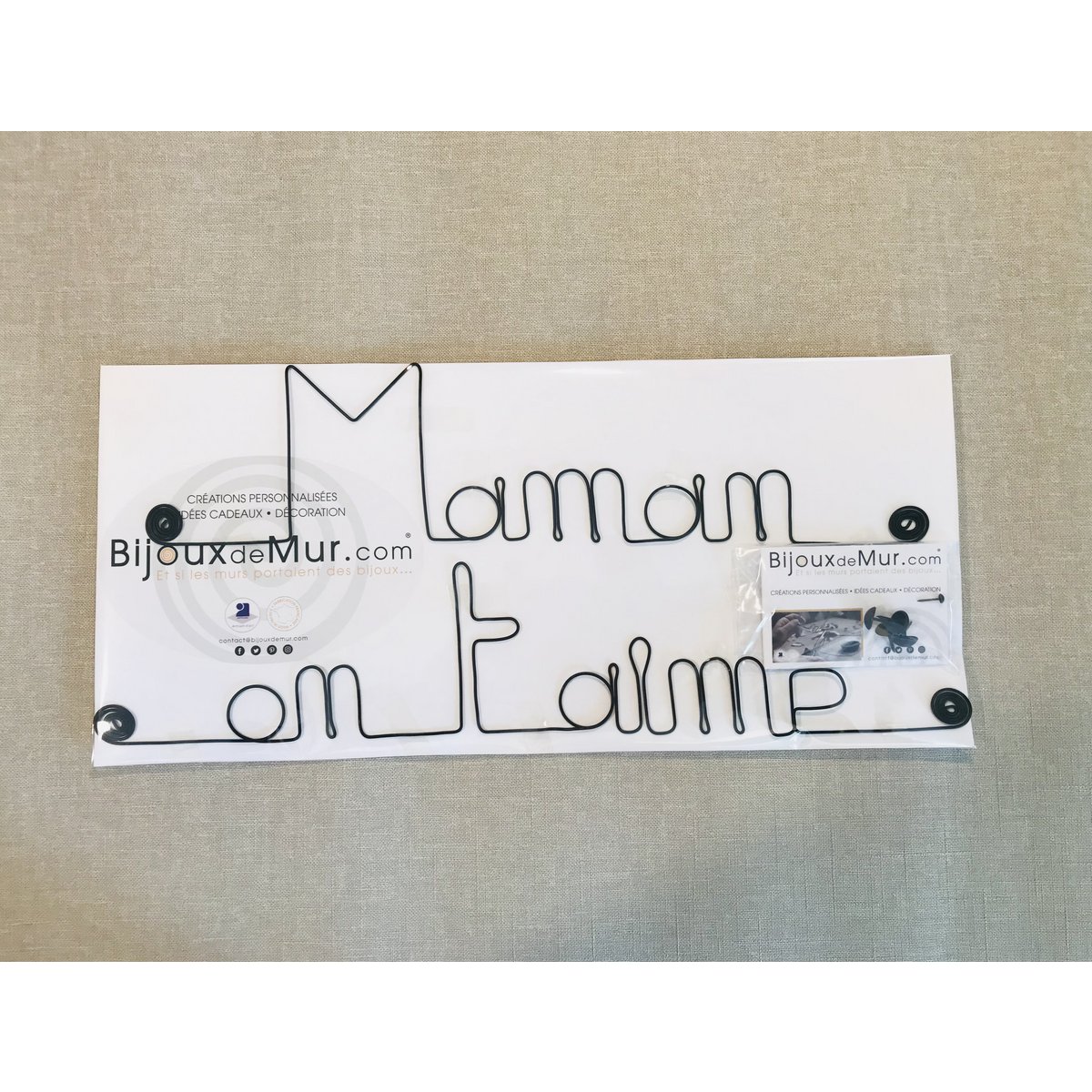Mother's Day Gift "Mom we love you" - Wire Wall Decoration