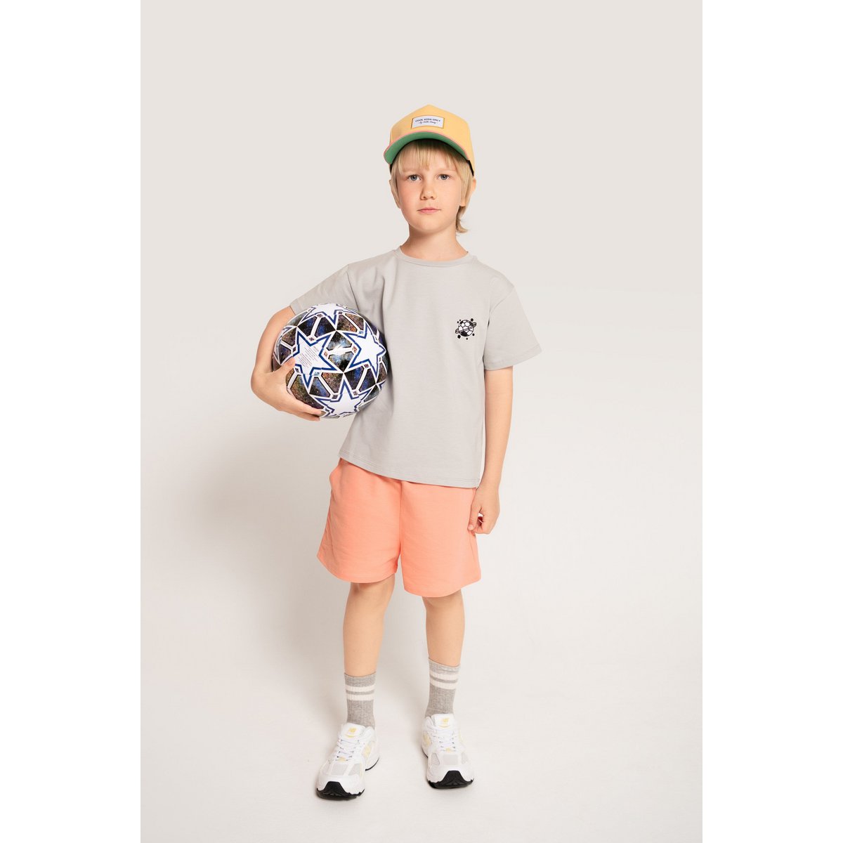 T-Shirt aus Baumwolle mit Fußball-Stickerei