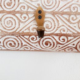Carved wooden hook 3 hooks.