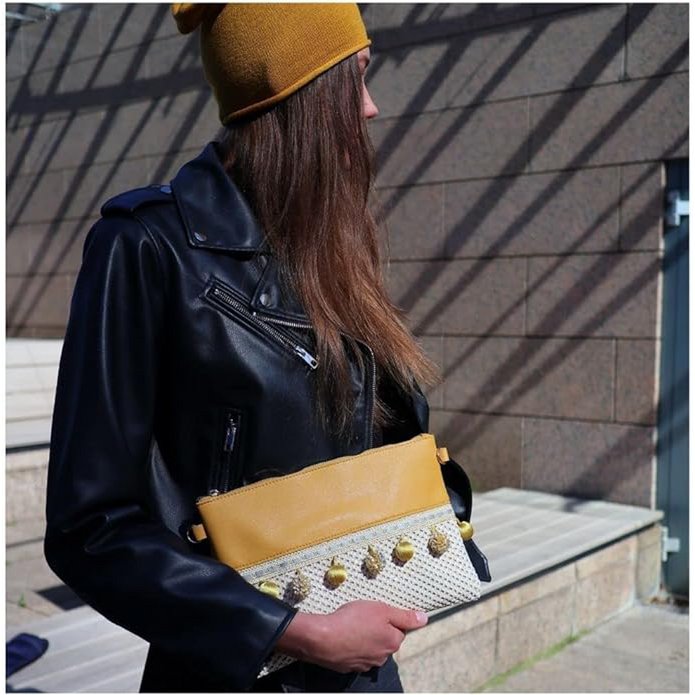 Gewebte Strohtasche "Valetta" Klein // 2 in 1 Umhängetasche & Stroh-Clutch mit Bommel // Gewebte Strandtasche, Basttasche, Flechttasche, Crossbody Tasche für Sommer, Strand - Boho Chic