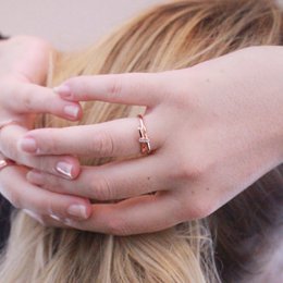 Luminous Bow Bague - Or Rosé et Cristal