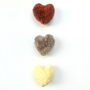 Luna-Leena garland hearts - terra & sand - vertical L89cm - 100% soft wool -  handmade in Nepal