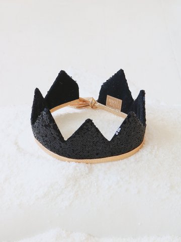 Märchenkrone „Schwarze Pailletten“.