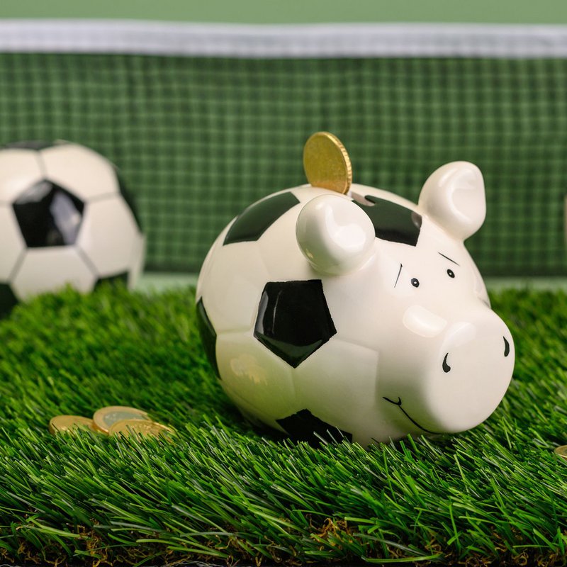 Sparschwein Company Fußballschwein aus Keramik, Weiß/Schwarz (B/H/T) 12,5x9x9cm Kleinschwein