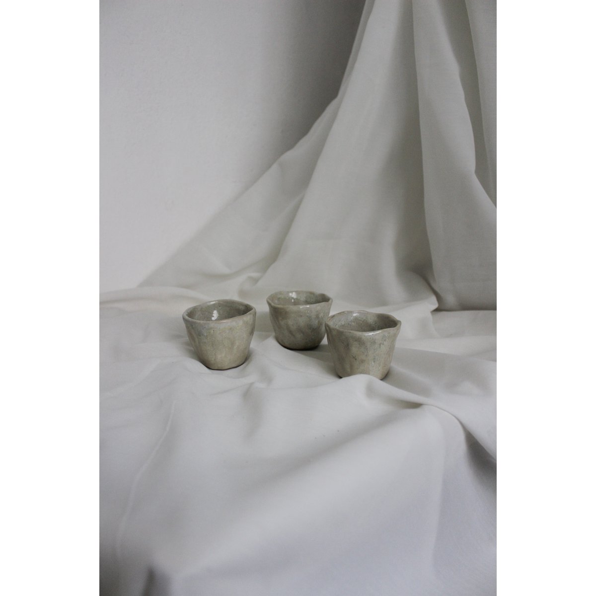Perłowe ręcznie robione kubki ceramiczne