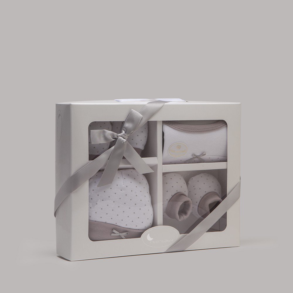 SET 4 STUKS (MUTS+HANDSCHOENEN+SLABBER+SOKKEN) VOOR NIEUWBORGEN (0-6 MAANDEN) - 100% KATOEN - MOD. BEIGE