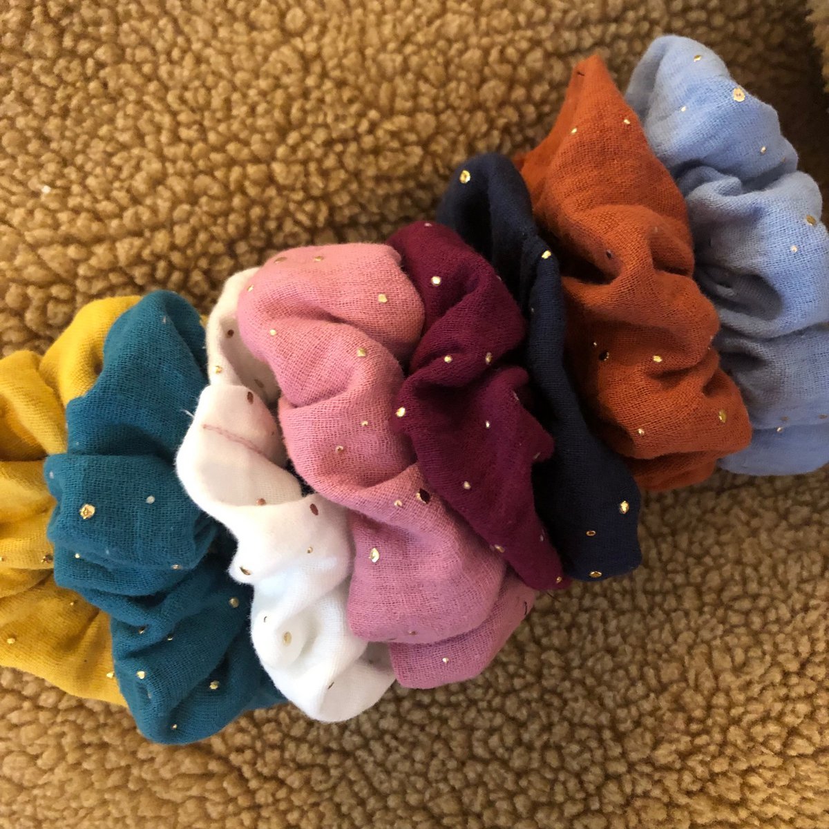 Scrunchie con una pizca de oro