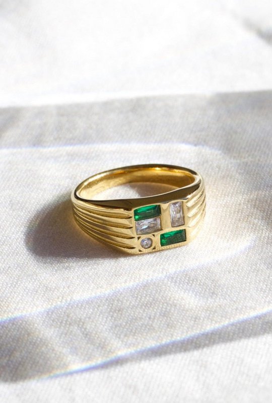 Harpa - Signet Ring for Women