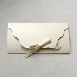 Geschenkverpackung, Gutscheinverpackung, Geldgeschenk, Konzertkarten, Umschlag SAND mit Wellenschnitt und Naturband (VE = 5 Stück) 