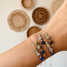 Ædelsten armbånd - i tavshed kan du høre alt
