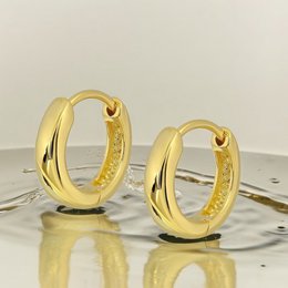 Klassieke Huggie-oorringen gemaakt van 925 sterling zilver - 18K flash-verguld, 14x14 mm - OHR925-151