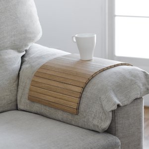 tray that takes the shape of the arm of your sofa or of most unstable surfaces - DETRAY OAK