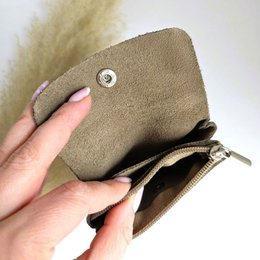 Mini pung i taupe ruskind