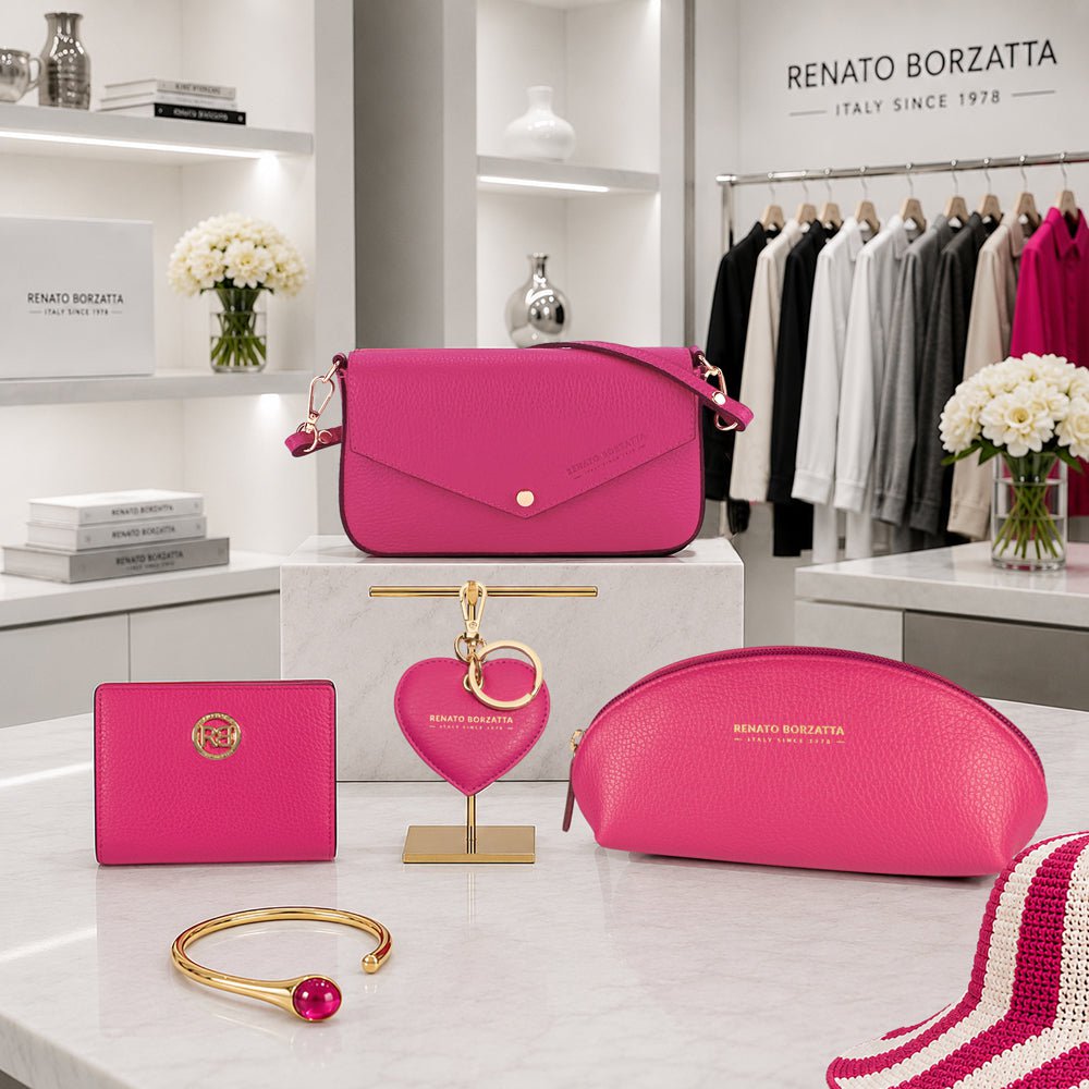 RB1082GBE | Schlüsselanhänger mit Herzanhänger, hergestellt in Italien aus echtem genarbtem Dollar-Leder. Fuchsia-Farbe