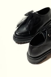 ODDA BLACK- Chaussures Wallabee à semelle épaisse avec lacets en tulle