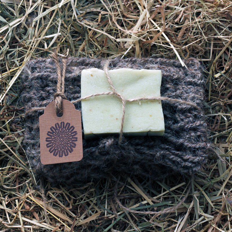 Gant de bain en poil de chèvre avec savon à la feuille de laurier et à l'huile d'olive