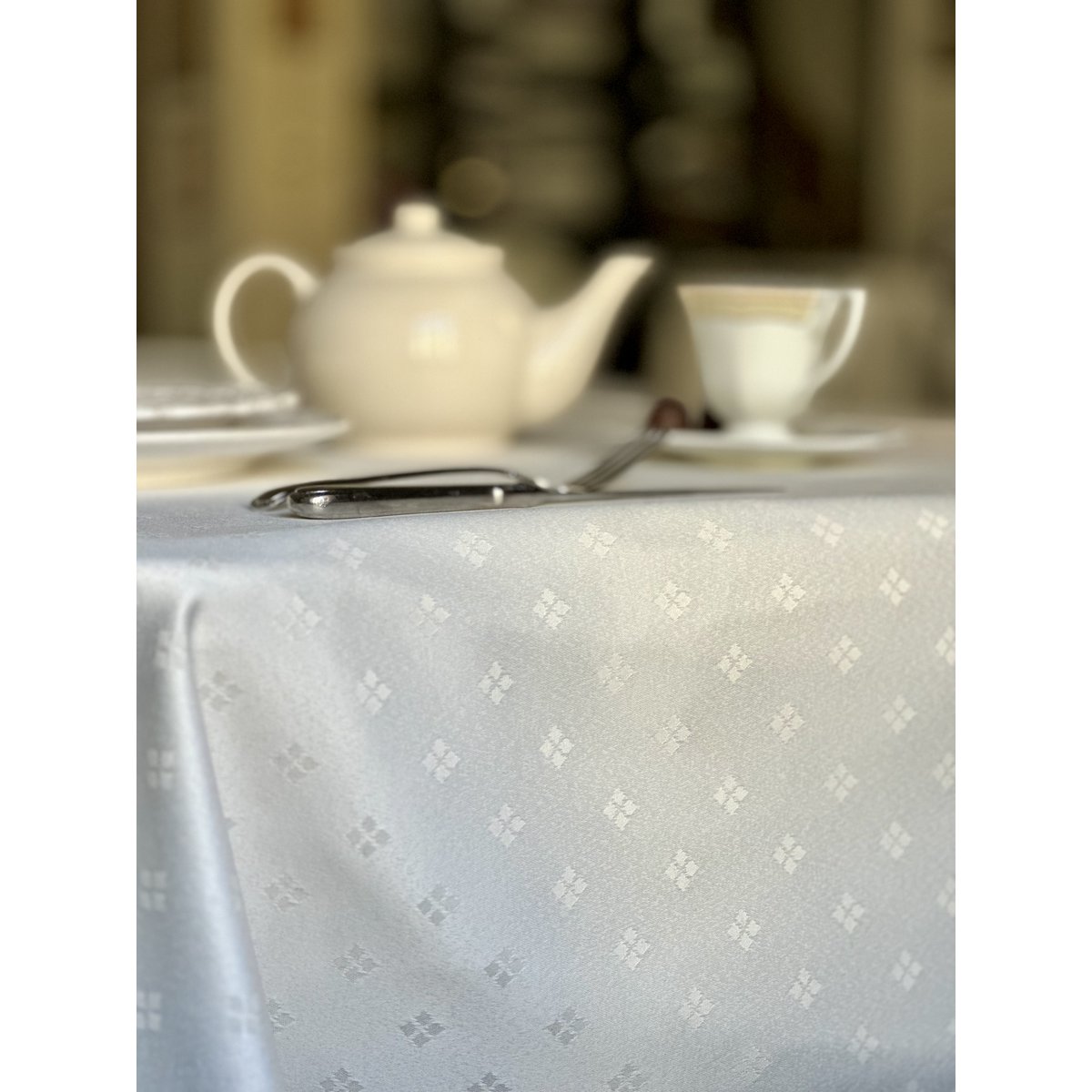 Classic white tablecloth with an ornament, Cotton-Poly mix | Classic Dinner