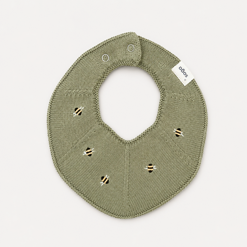Knitted Bib - Little leaf bee