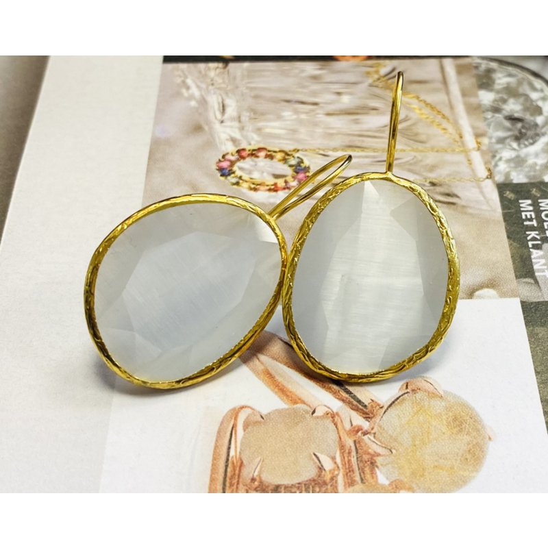 Earrings large cateye stone white