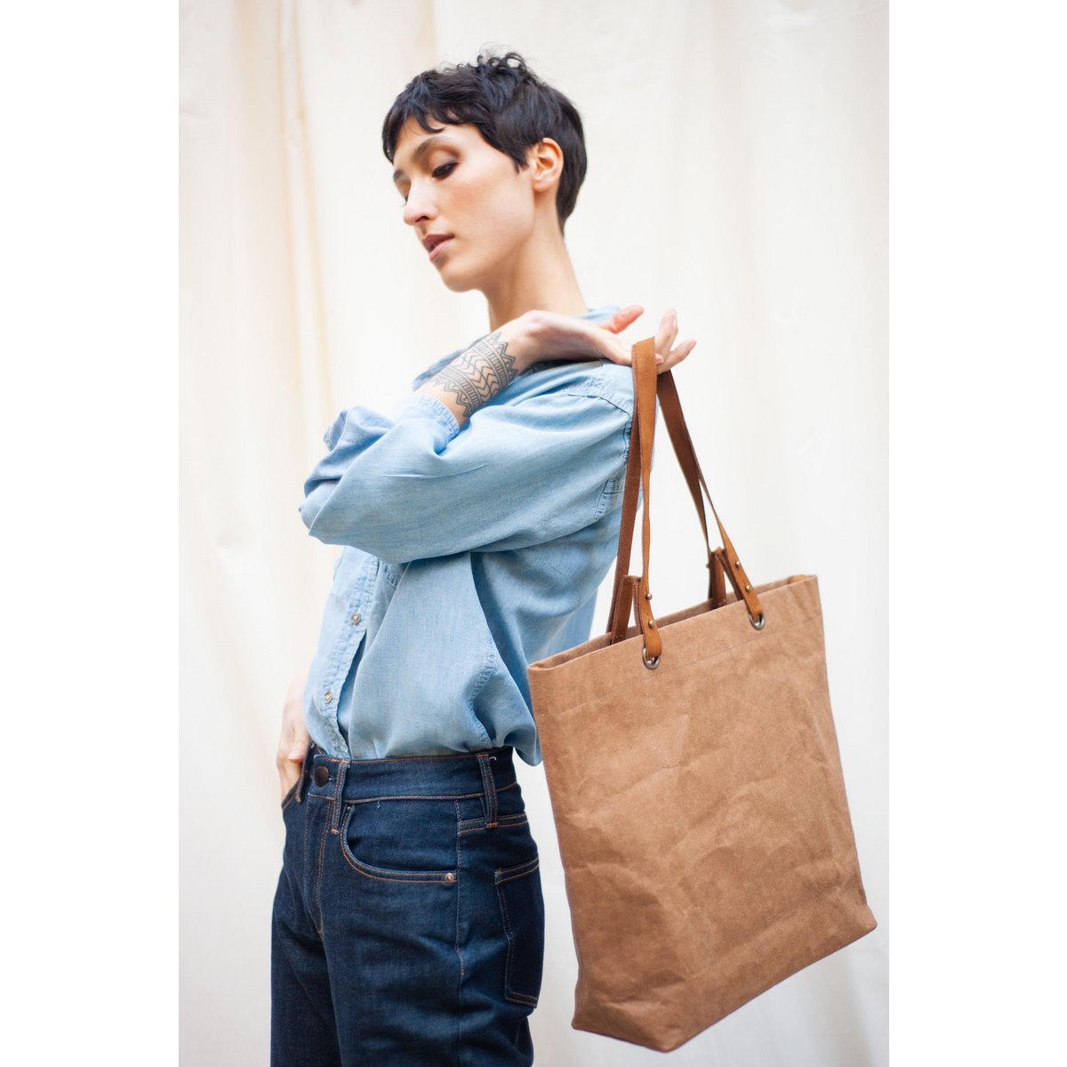 Sasha Tote (wielbłąd)