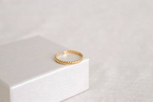 Croissant-Ring – Gold