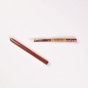 Lippenbürste