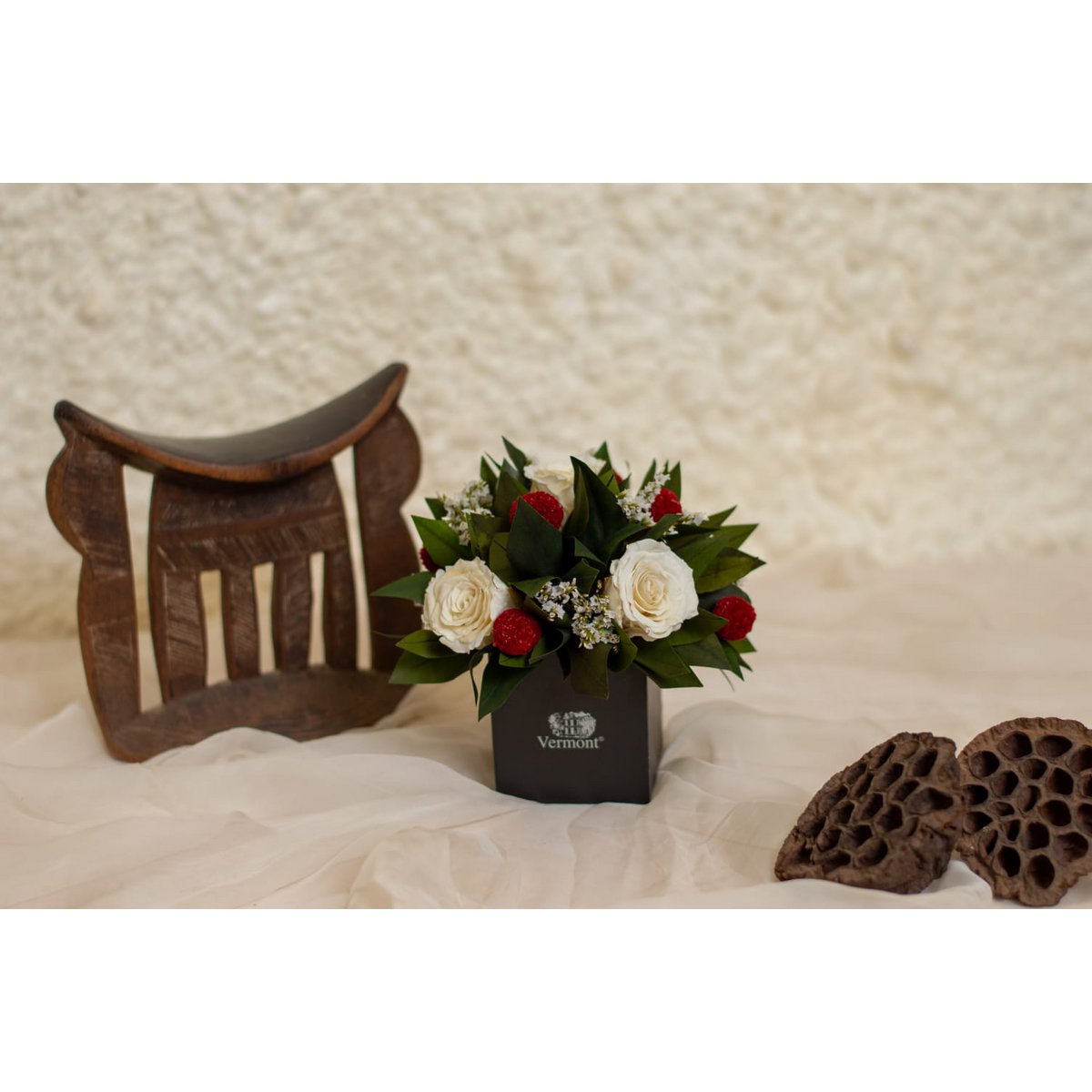 Preserved Flowers Stella Red Black Box Ø14 H13,5 cm