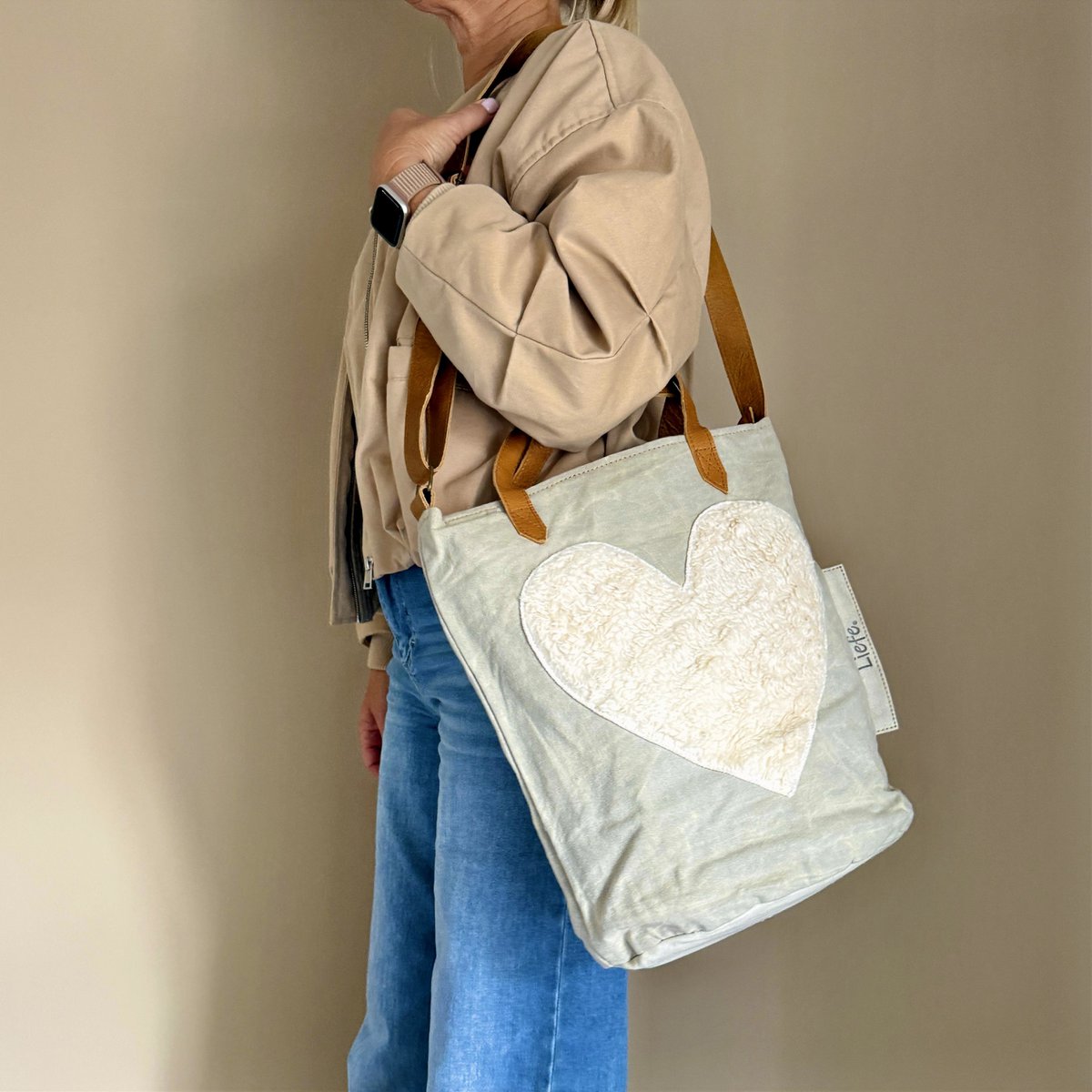BucketBag teddy heart (vintage light canvas)