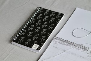 Pepa Lani to do book Black & White Small tulip