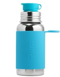 Stainless steel sports bottle with aqua blue silicone sleeve, 550 ml capacity, suitable for yoga and other activities.