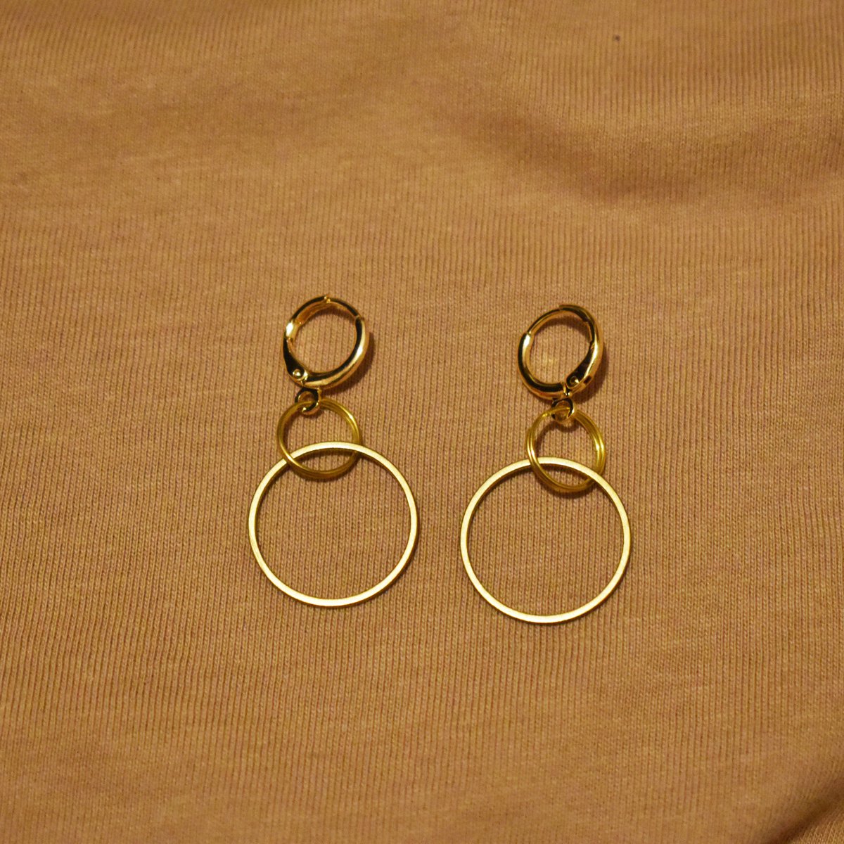 Pendientes Bienvenido Huggie