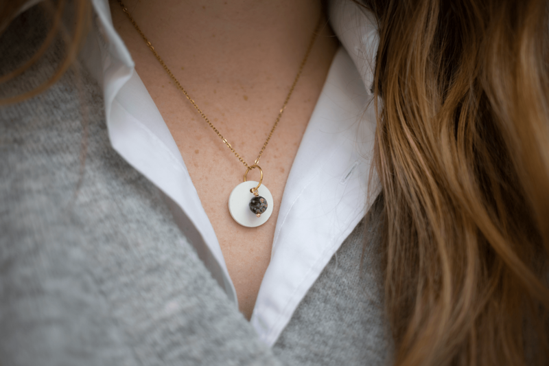 Collana per aromaterapia e litoterapia