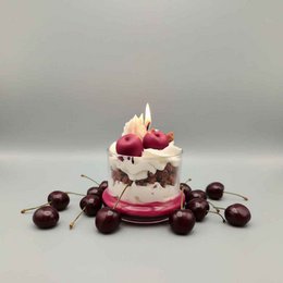 LAVURI Black Forest Cherry – Handmade Dessert Candle