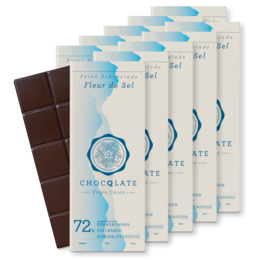 Organic chocolate bar with fleur de sel, dark chocolate with a touch of sea salt.