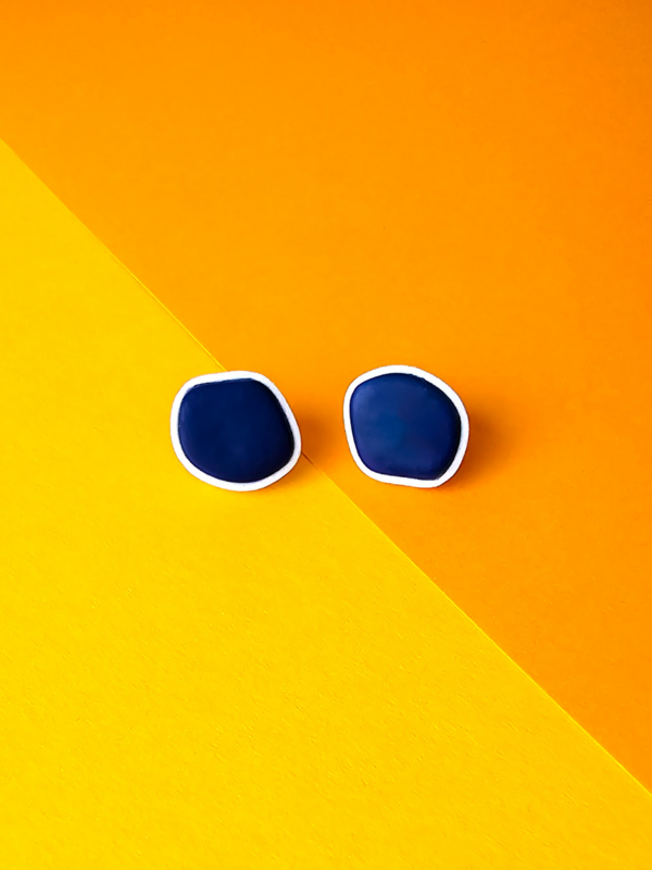 Ella stud earrings in blue & white