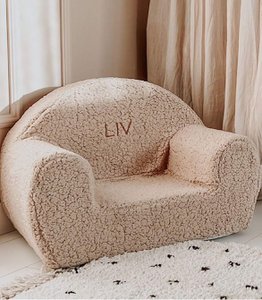 Teddy chair seat with an embroidered name in beige