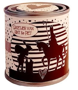Blikje met tekst ''Groetjes Sint & Piet'' gestreept 7,3 bij 7,7 cm blikje is leeg zodat je het zelf kunt vullen.