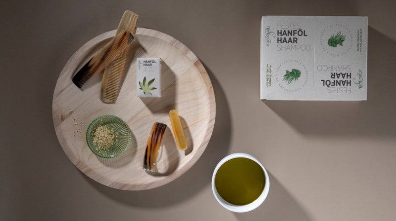 Solid hemp hair shampoo with lemon balm