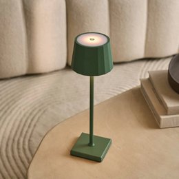 Kombi-Set Profi | 8 x Wouter Sage Green wiederaufladbare Tischlampen und Ladestation