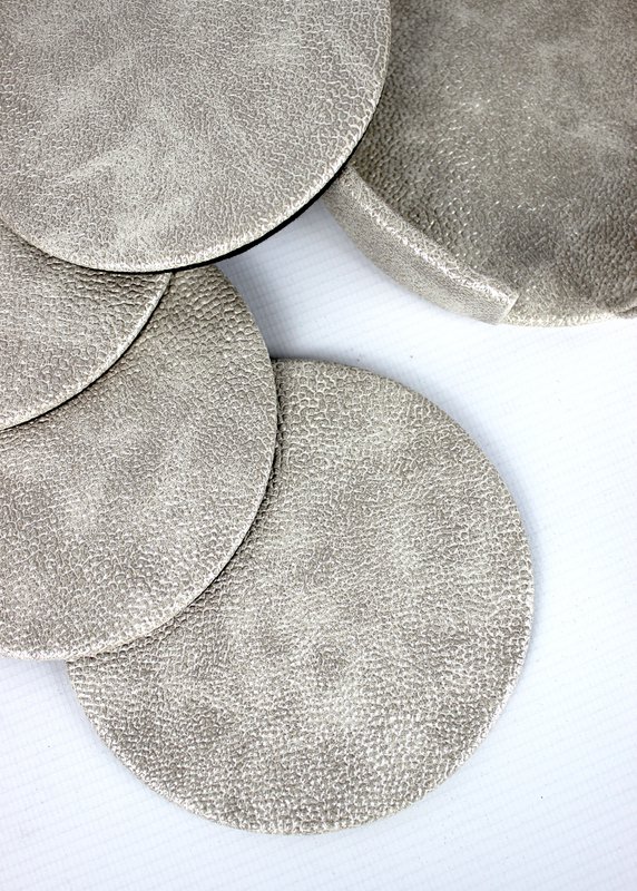 Cubiertas de vidrio alrededor de 4 colocados en caja de cuero sintético Beige