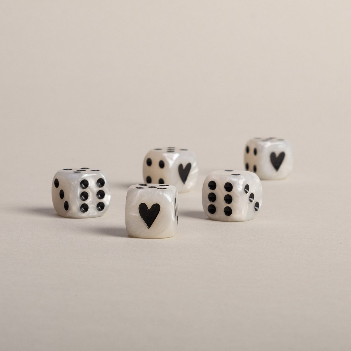 Dobbelstenenset parelmoer zwart (VE = 8 sets)
