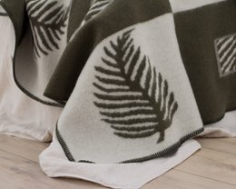 Kocyk na łóżko z wełny merynosów LEAF zielony