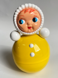 Retro dukke Tumbler-roly polygul M 16 cm.