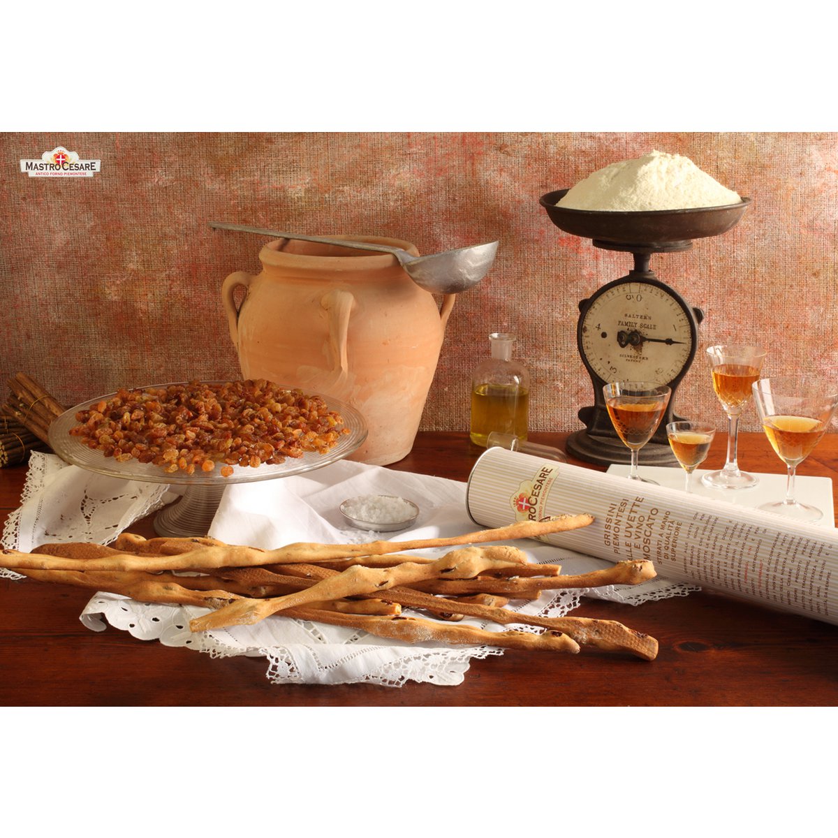 TUBE GRISSINI WITH RAISINS AND MUSCAT WINE